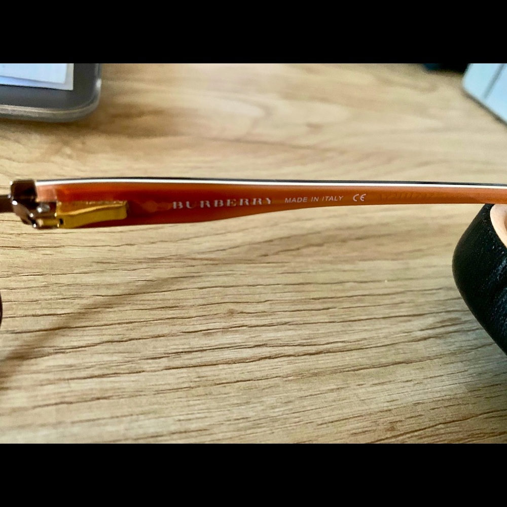 Burberry vision glasses - Picture 3 of 3